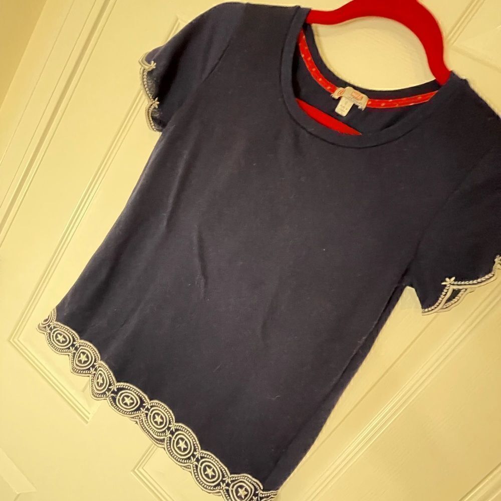 Girls size Small Captain America Shield shirt